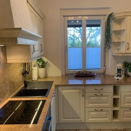 Wunderschoene 85m2 In Klagenfurt Apartment